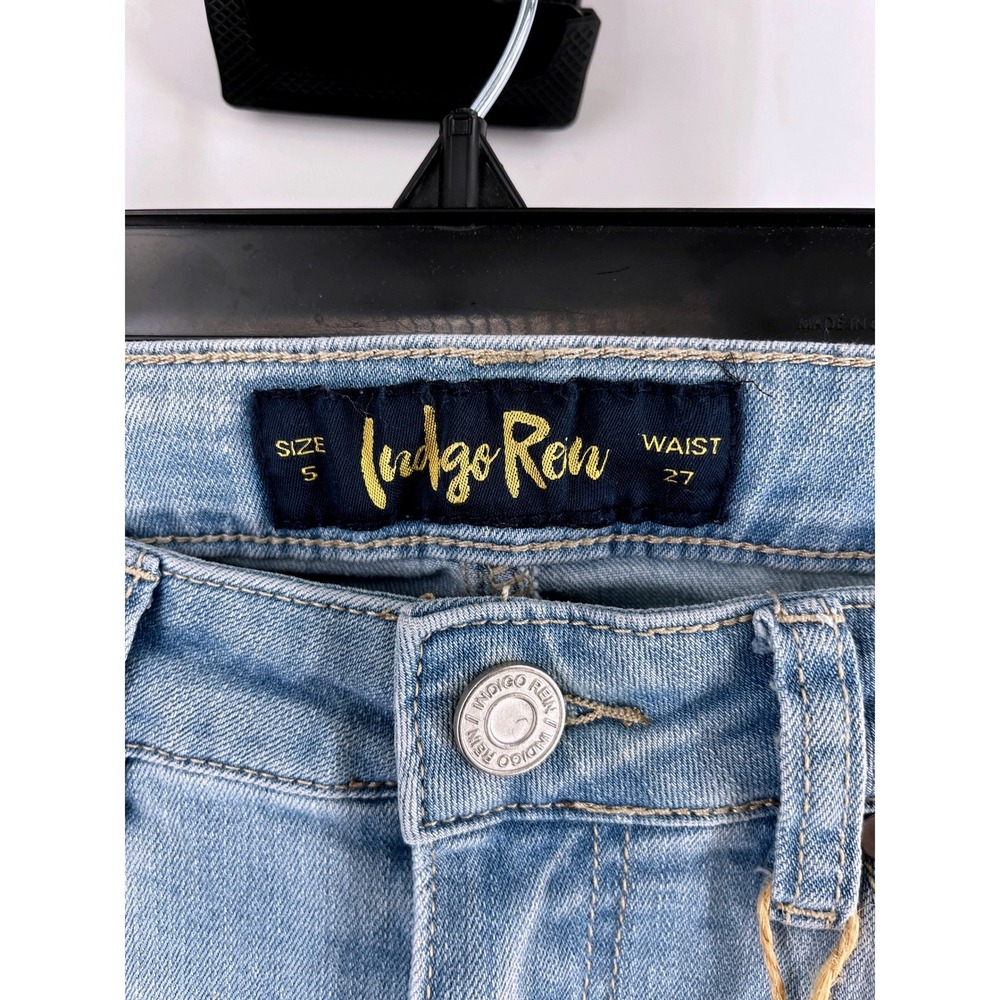 Indigo Rein Womens Size 5 Distressed Denim Shorts Light Wash 27" Waist NWT - Picture 4 of 8